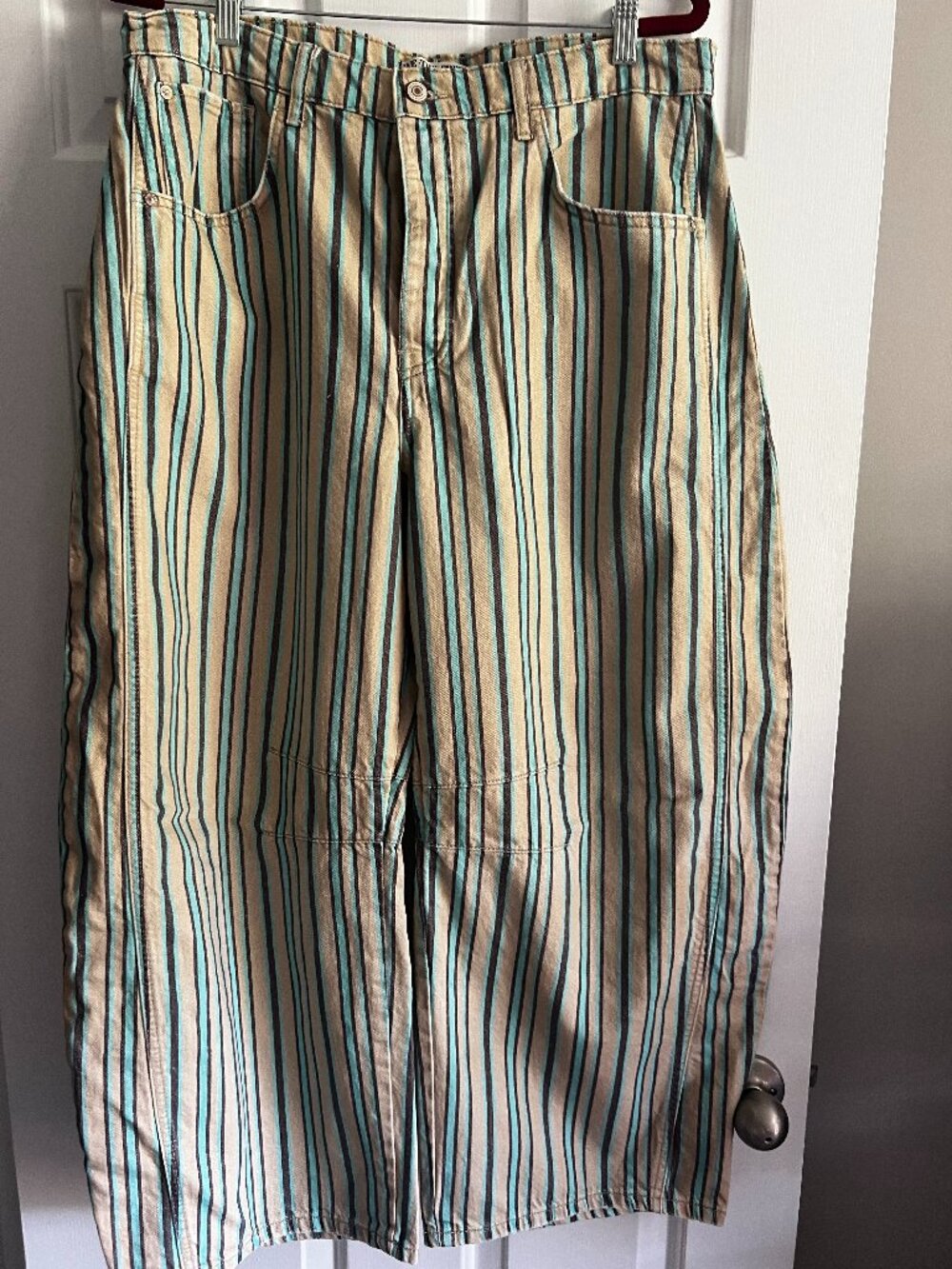 Free People/We the free barrel leg crop jean
